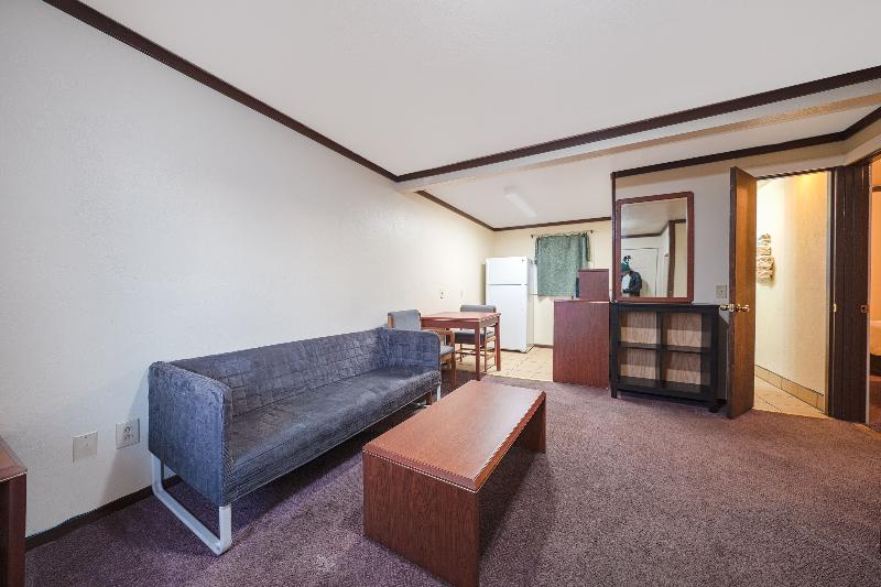 OYO Hotel Portland OR near Airport image
