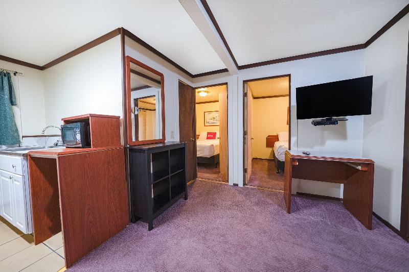 OYO Hotel Portland OR near Airport image