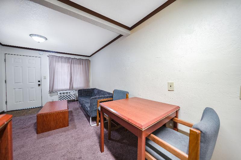 OYO Hotel Portland OR near Airport image