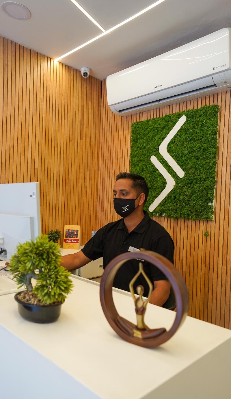 Lobby & Reception