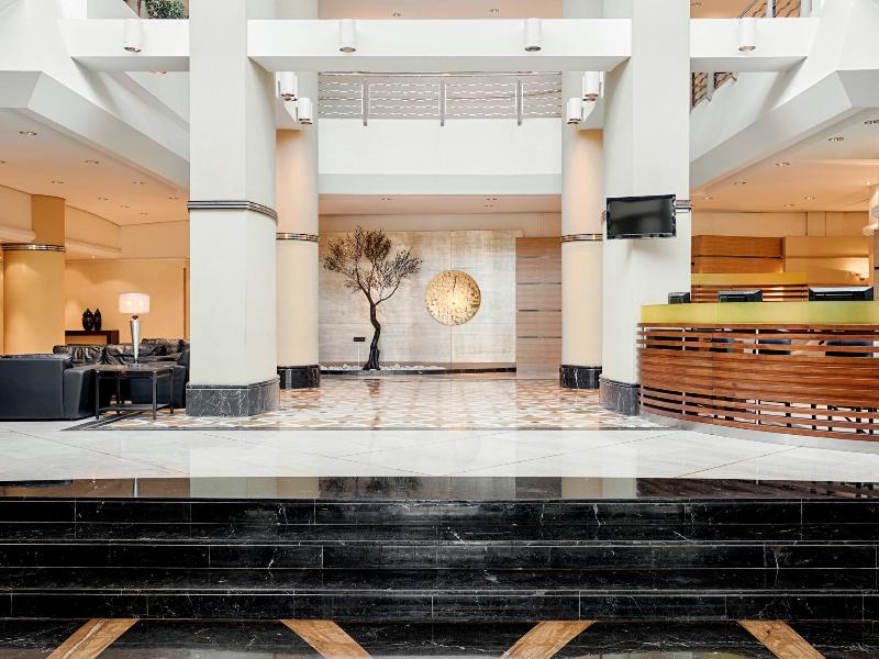 Lobby & Reception