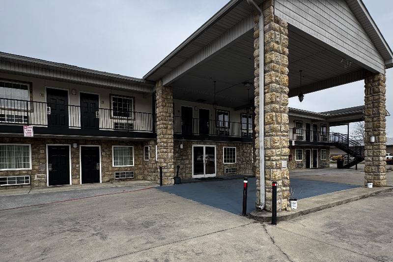 General Bragg Inn & Suites Chickamauga image