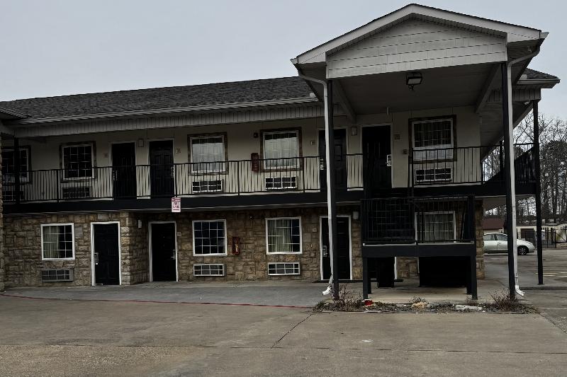 General Bragg Inn & Suites Chickamauga image