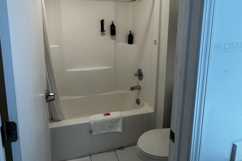 General Bragg Inn & Suites Chickamauga image