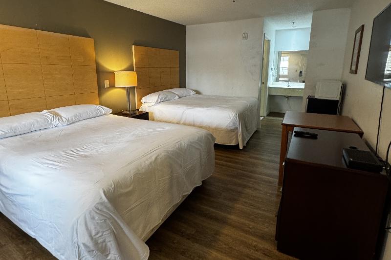 General Bragg Inn & Suites Chickamauga image