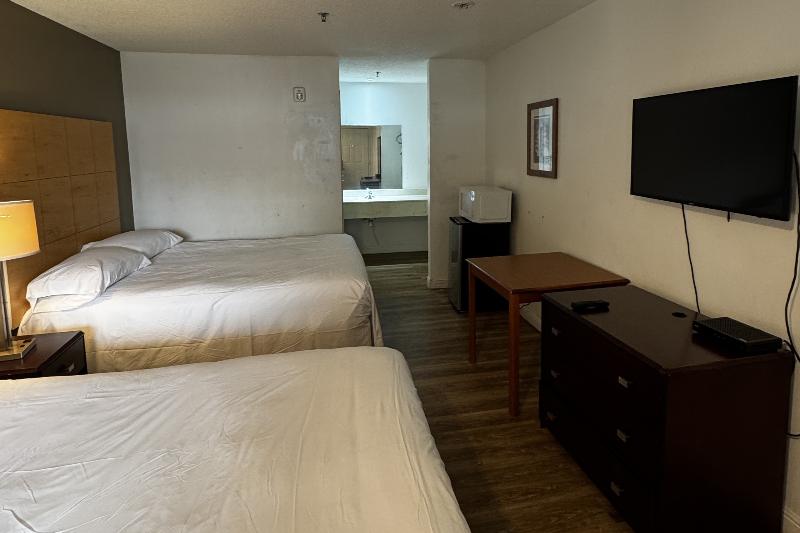 General Bragg Inn & Suites Chickamauga image