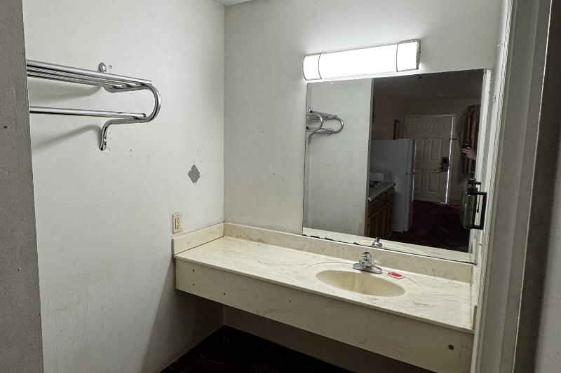 General Bragg Inn & Suites Chickamauga image