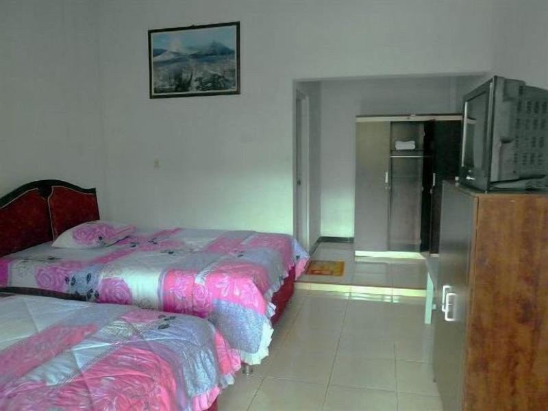 Nadia Hotel image