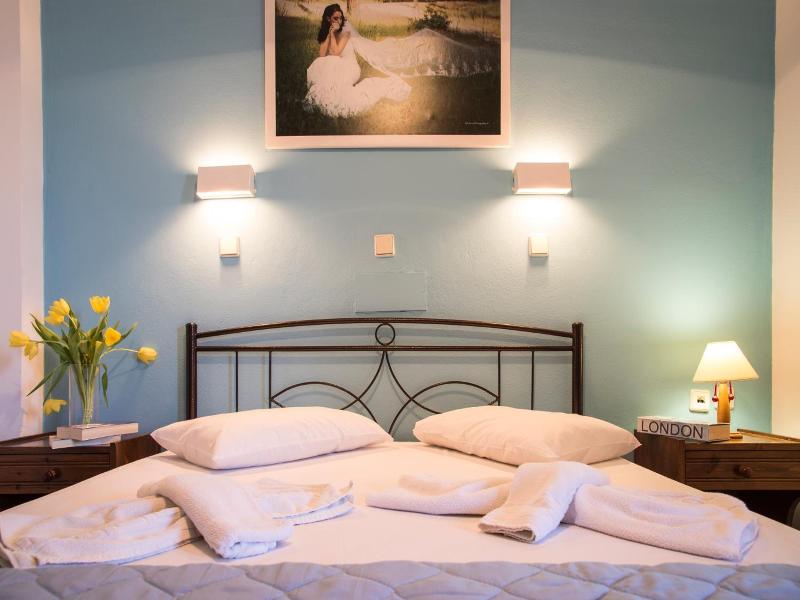 Yannis Yard Studios And Apartments image
