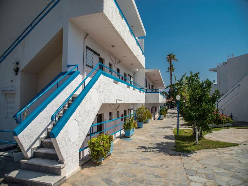 Yannis Yard Studios And Apartments image