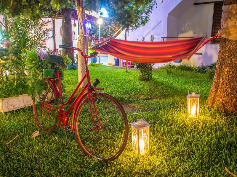 Yannis Yard Studios And Apartments image