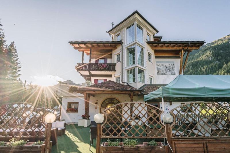 Hotel Chalet Pineta image