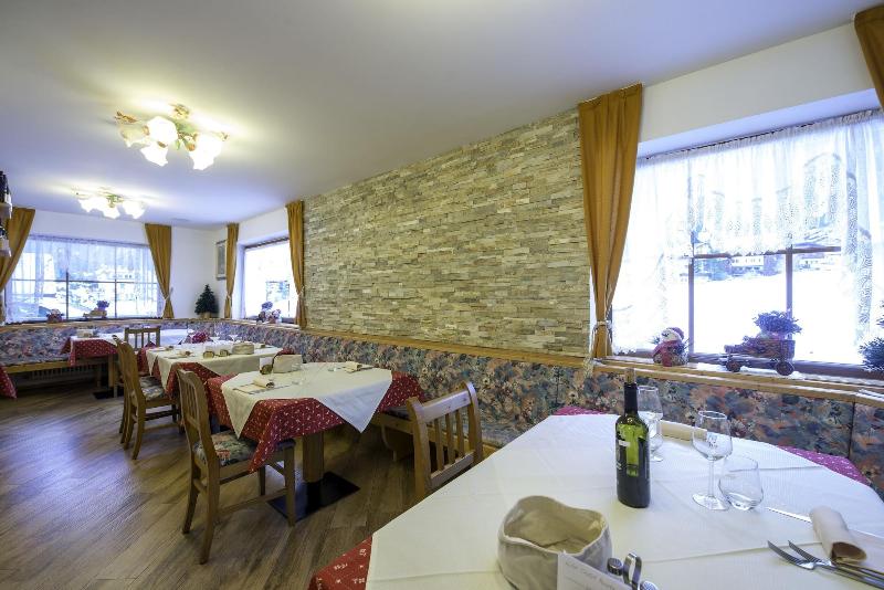 Hotel Chalet Pineta image