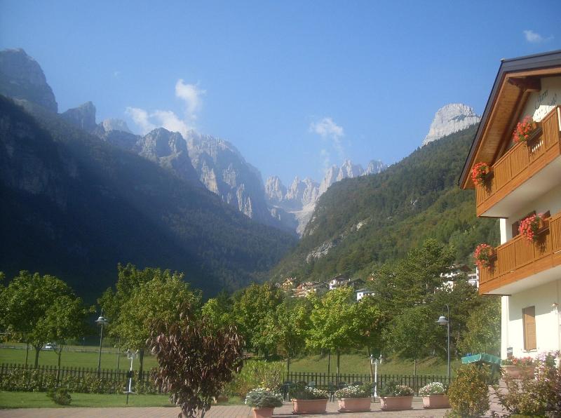 Garna Lago Alpino image