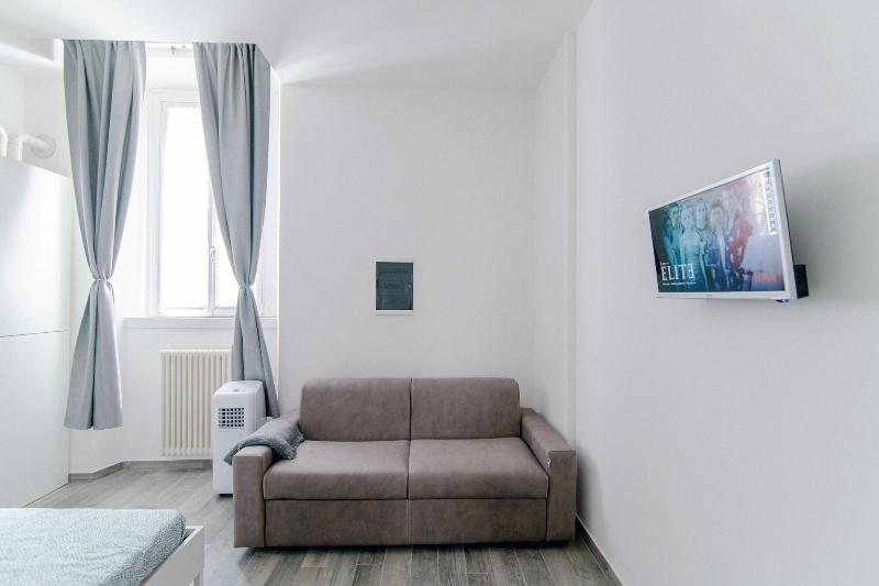 Downtown Rooms image