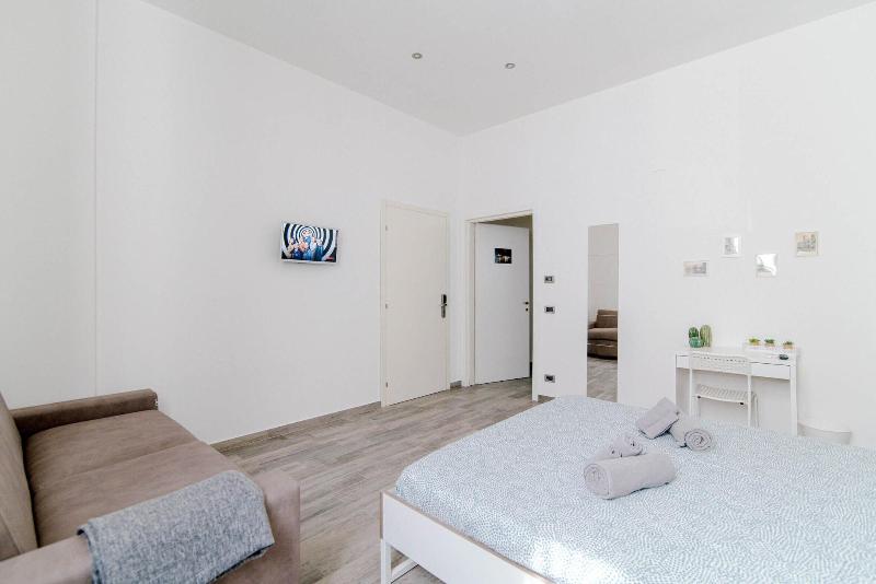Downtown Rooms image