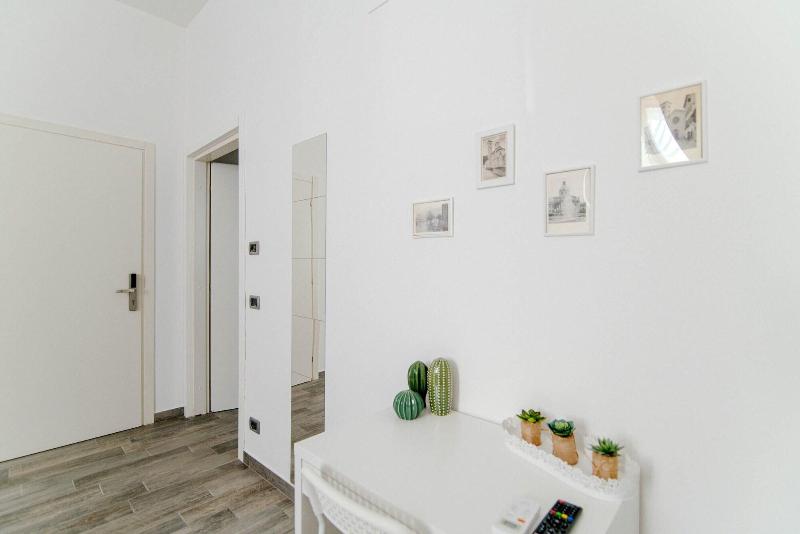 Downtown Rooms image