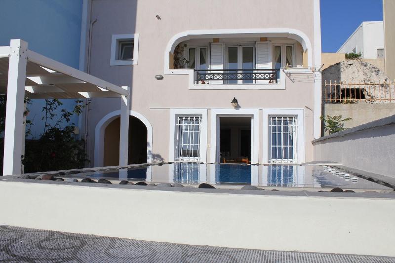 Villa By Hotel Thira — exterior view