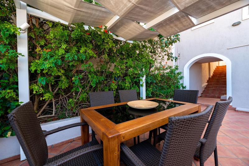 Villa By Hotel Thira image