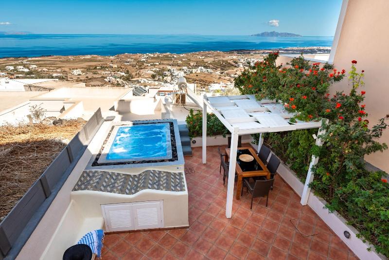 Villa By Hotel Thira image