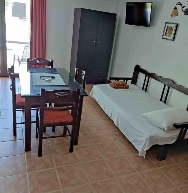 Skiathos Young Guesthouse image