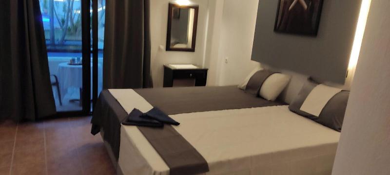 Skiathos Young Guesthouse image