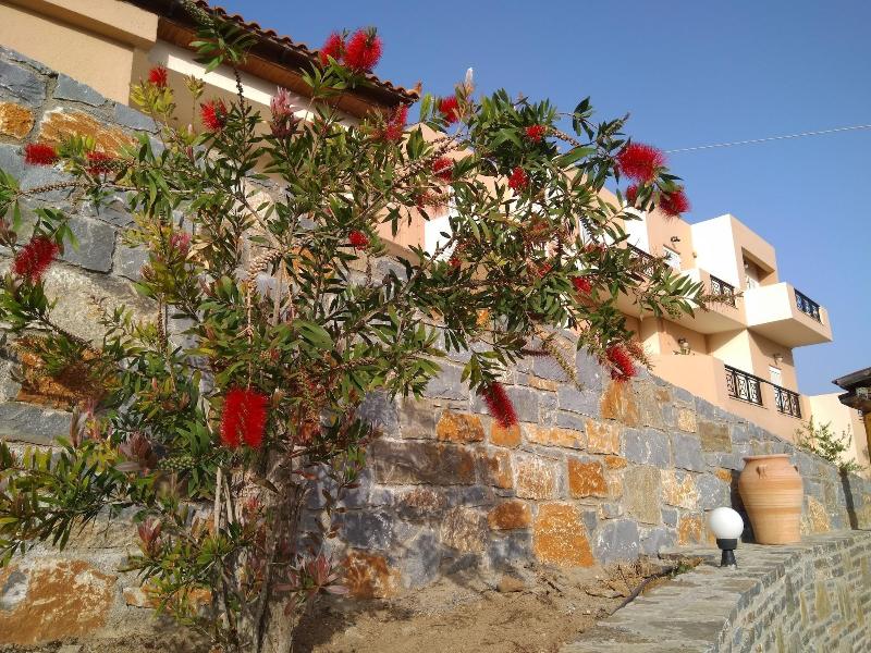 Kavousanos Apartments