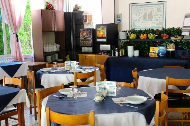 Hotel Vera image