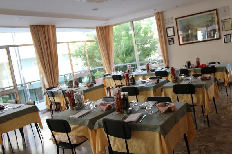 Hotel Mauri image