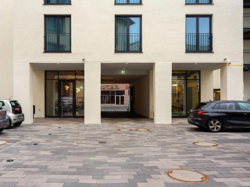 Numa L Bloc Rooms Apartments image