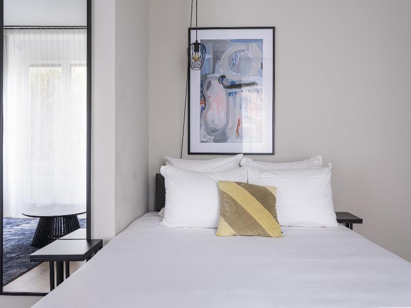 Numa L Bloc Rooms Apartments image