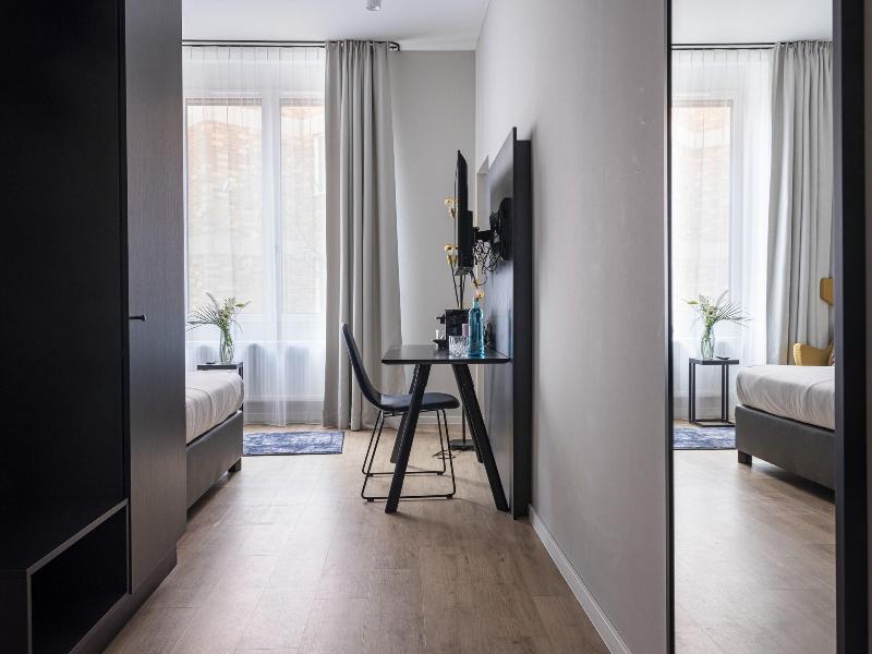 Numa L Bloc Rooms Apartments image