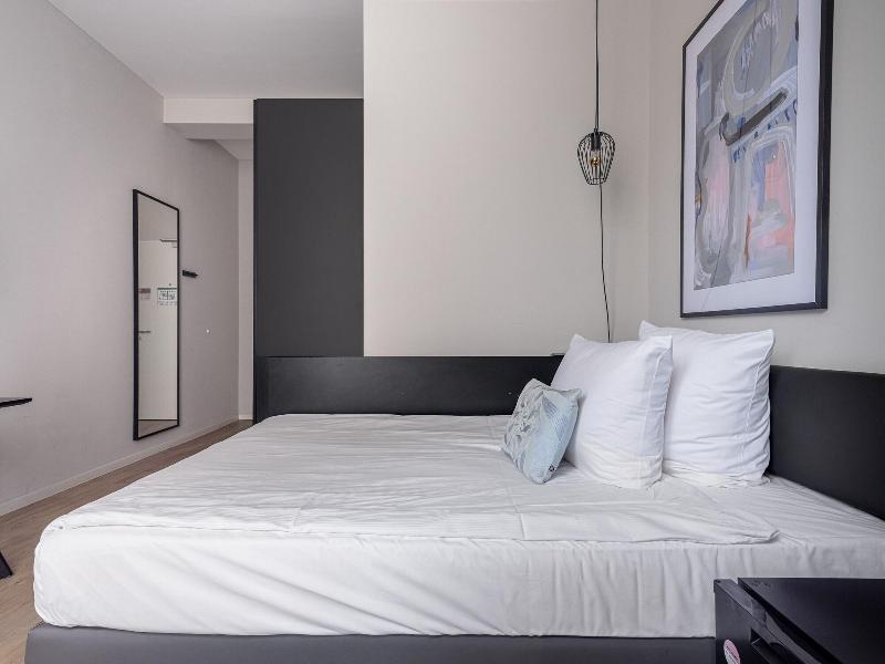 Numa L Bloc Rooms Apartments image