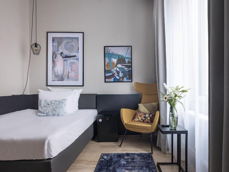 Numa L Bloc Rooms Apartments image