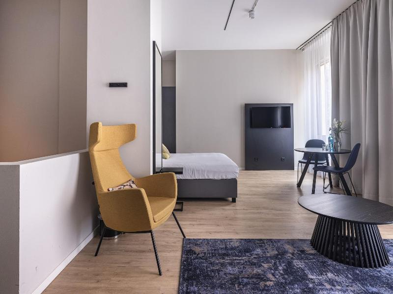 Numa L Bloc Rooms Apartments image