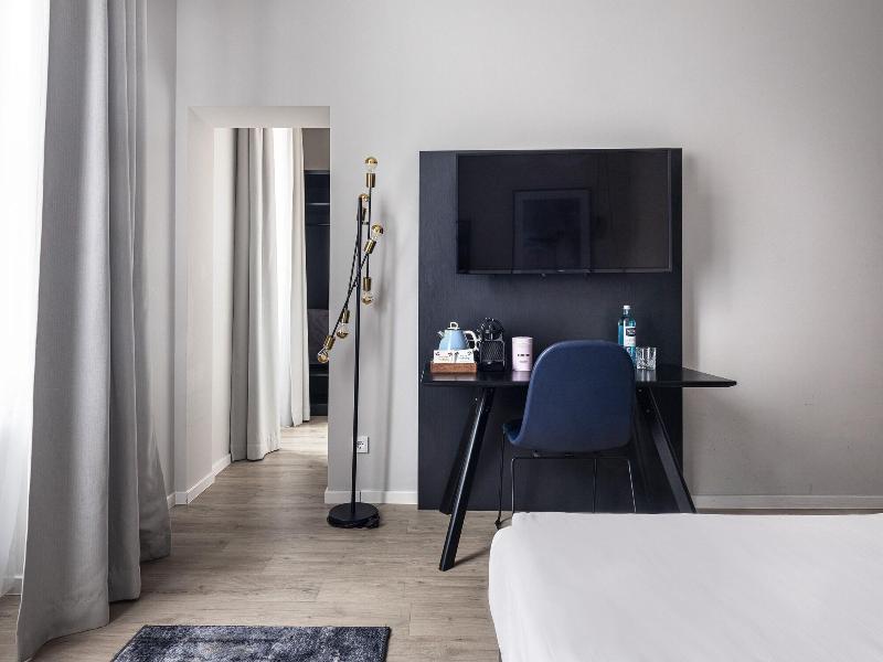 Numa L Bloc Rooms Apartments image