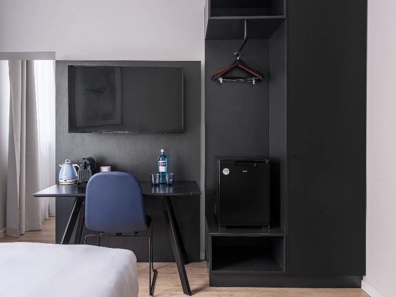 Numa L Bloc Rooms Apartments image