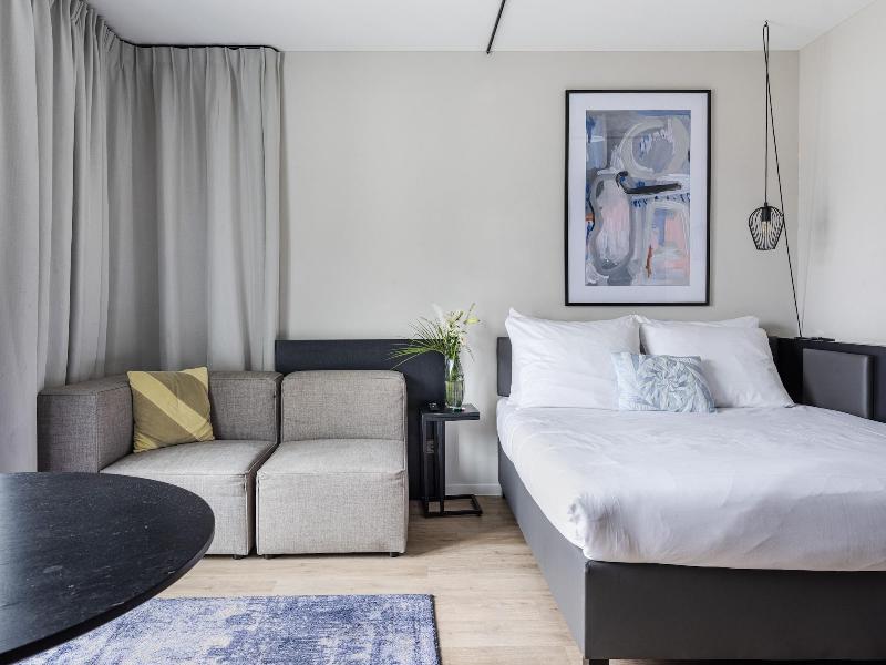 Numa L Bloc Rooms Apartments image
