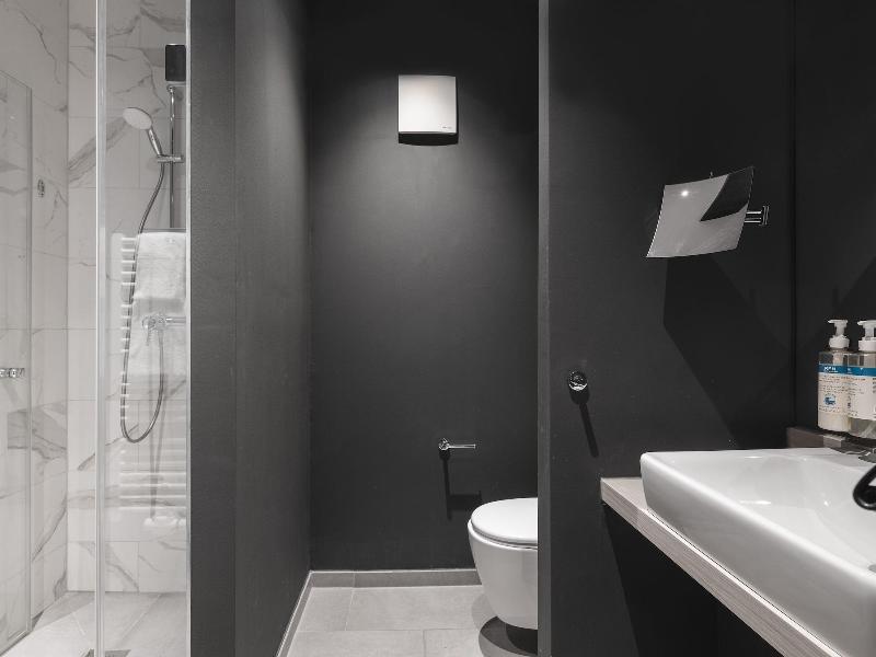 Numa L Bloc Rooms Apartments image