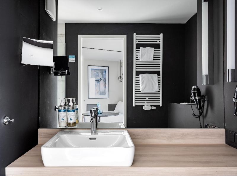 Numa L Bloc Rooms Apartments image