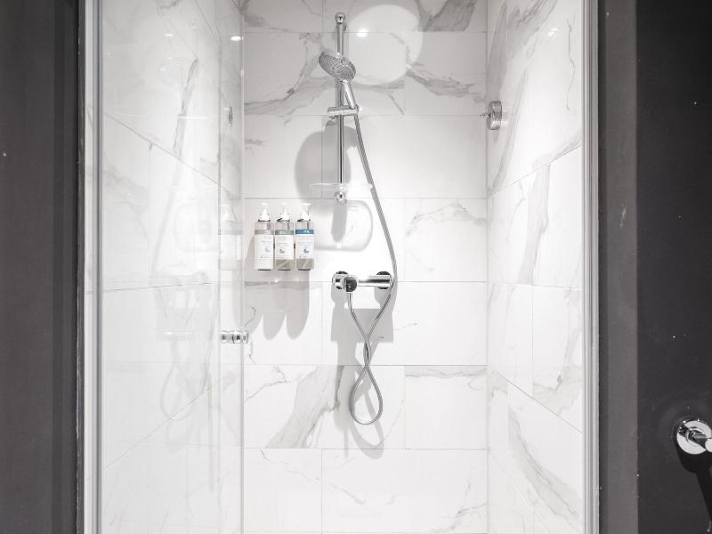 Numa L Bloc Rooms Apartments image