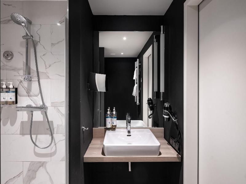 Numa L Bloc Rooms Apartments image