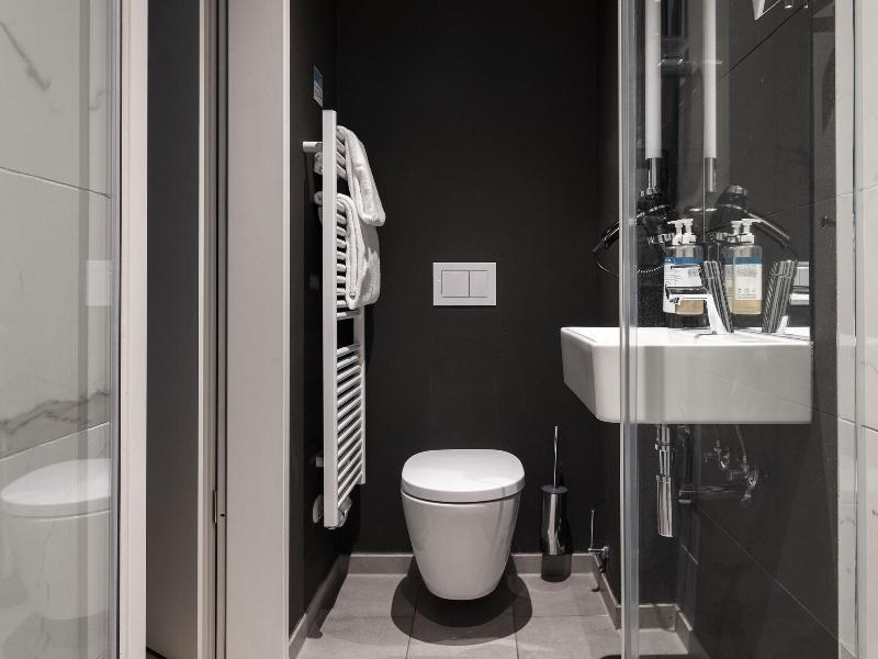 Numa L Bloc Rooms Apartments image