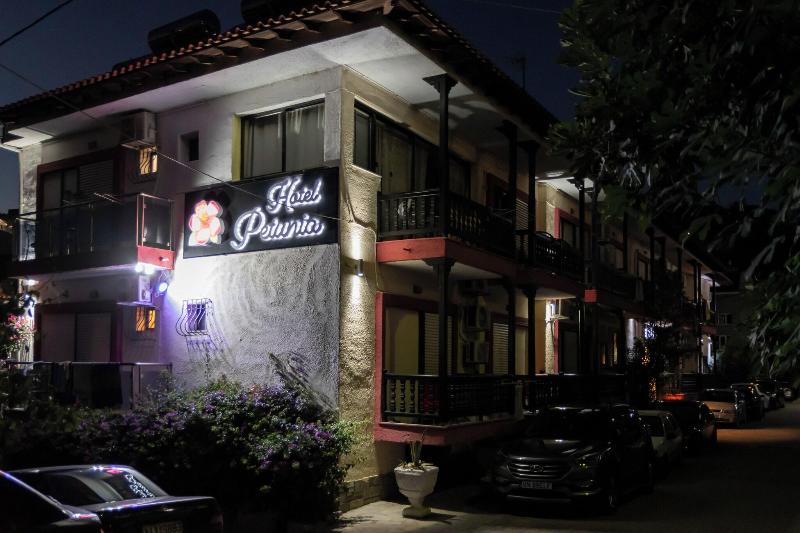 Hotel Petunia 5