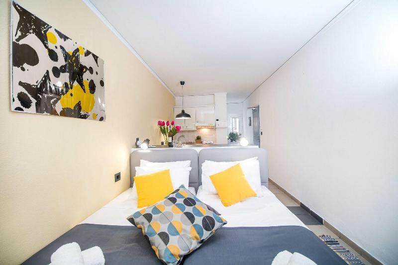 Kahlua Hotel Apartments image
