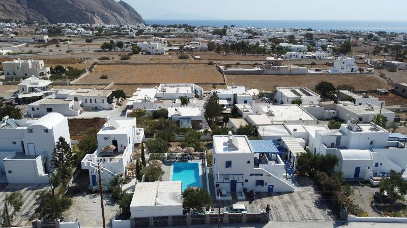 Studios Apartments Kapetanios image
