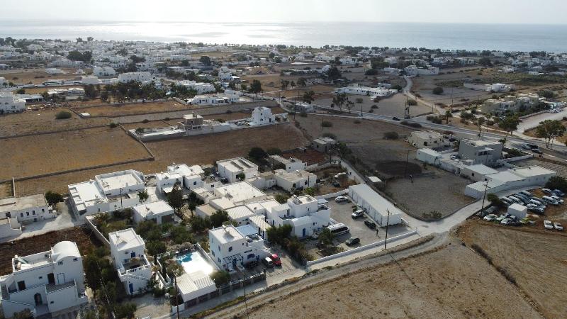 Studios Apartments Kapetanios image
