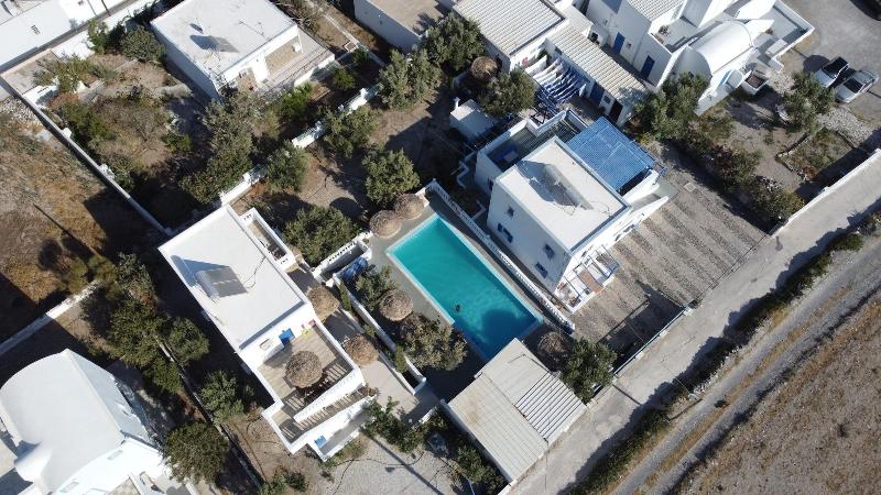 Studios Apartments Kapetanios image