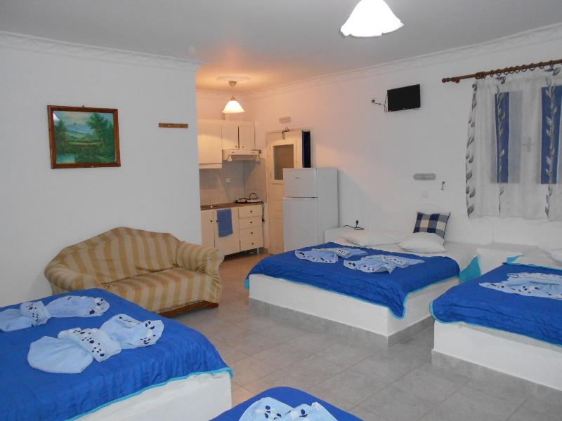 Studios Apartments Kapetanios image