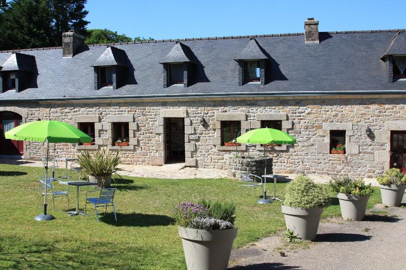 Domaine De Lesvaniel image